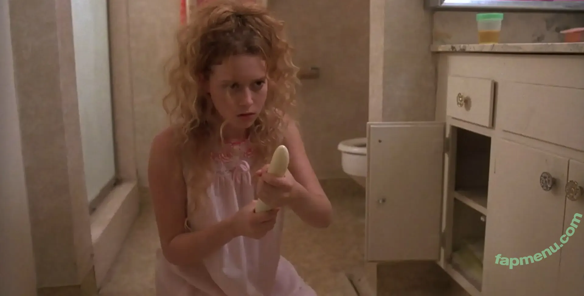 Natasha Lyonne nude photo #0144 (nlyonne)