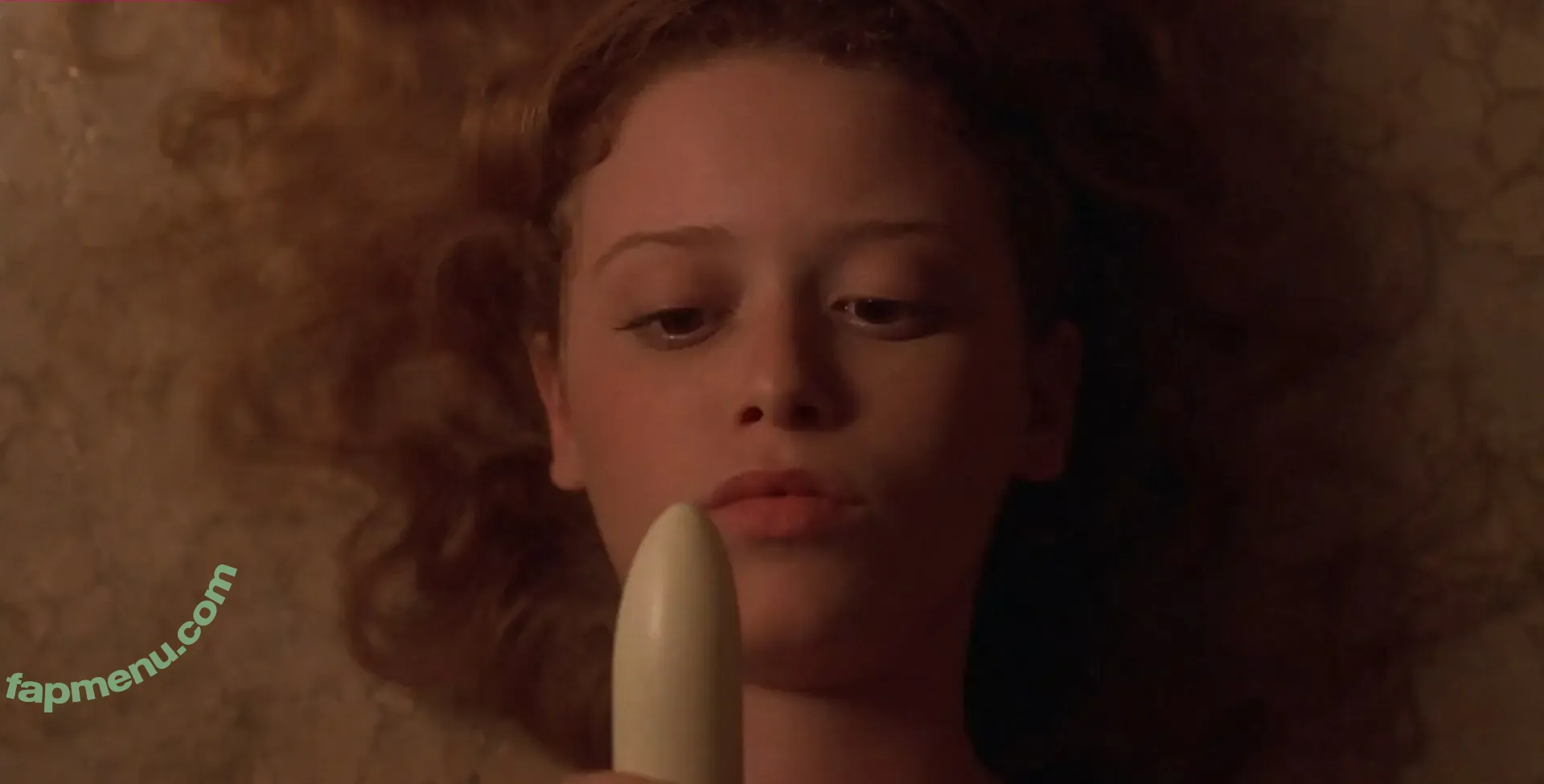 Natasha Lyonne nude photo #0145 (nlyonne)