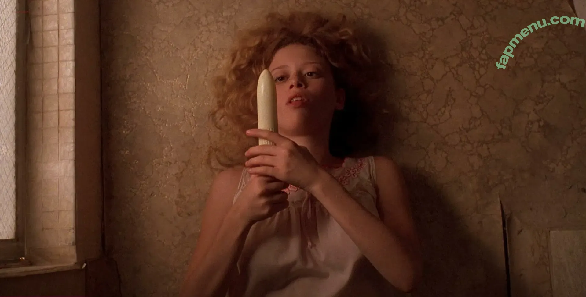 Natasha Lyonne nude photo #0150 (nlyonne)
