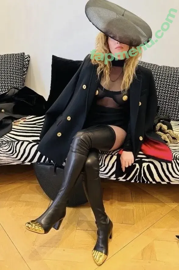 Natasha Lyonne nude photo #0169 (nlyonne)