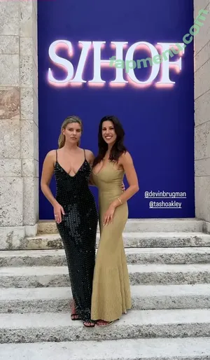 Natasha Oakley / tashoakley nude photo #0686