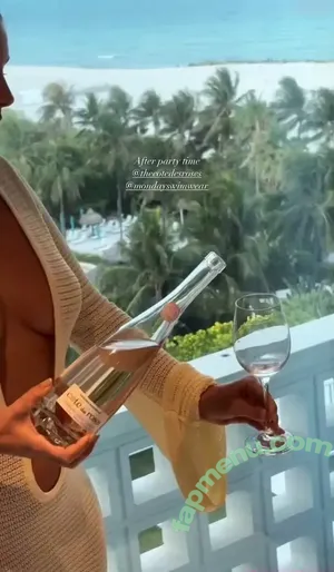 Natasha Oakley / tashoakley nude photo #0688