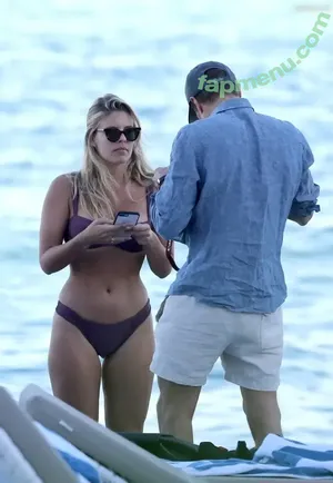 Natasha Oakley / tashoakley nude photo #0732