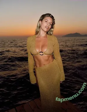 Natasha Oakley / tashoakley nude photo #0772