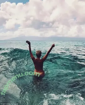 Natasha Oakley / tashoakley nude photo #0932