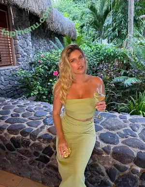 Natasha Oakley / tashoakley nude photo #0975