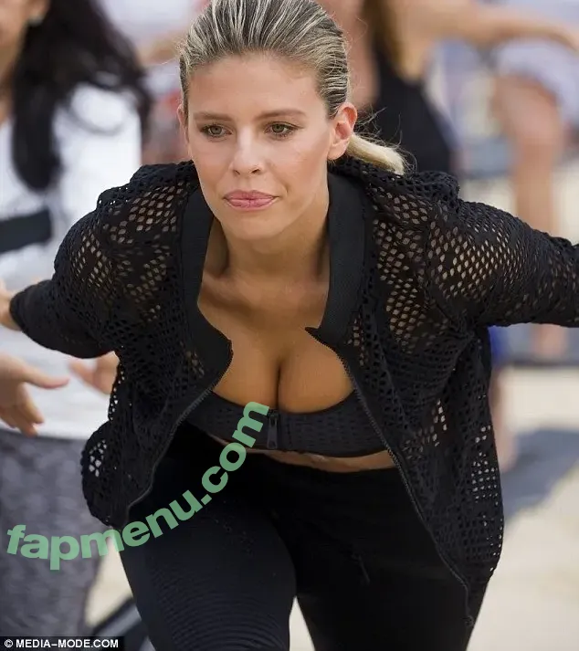 Natasha Oakley nude photo #0617 (tashoakley)