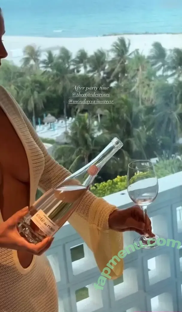 Natasha Oakley nude photo #0688 (tashoakley)