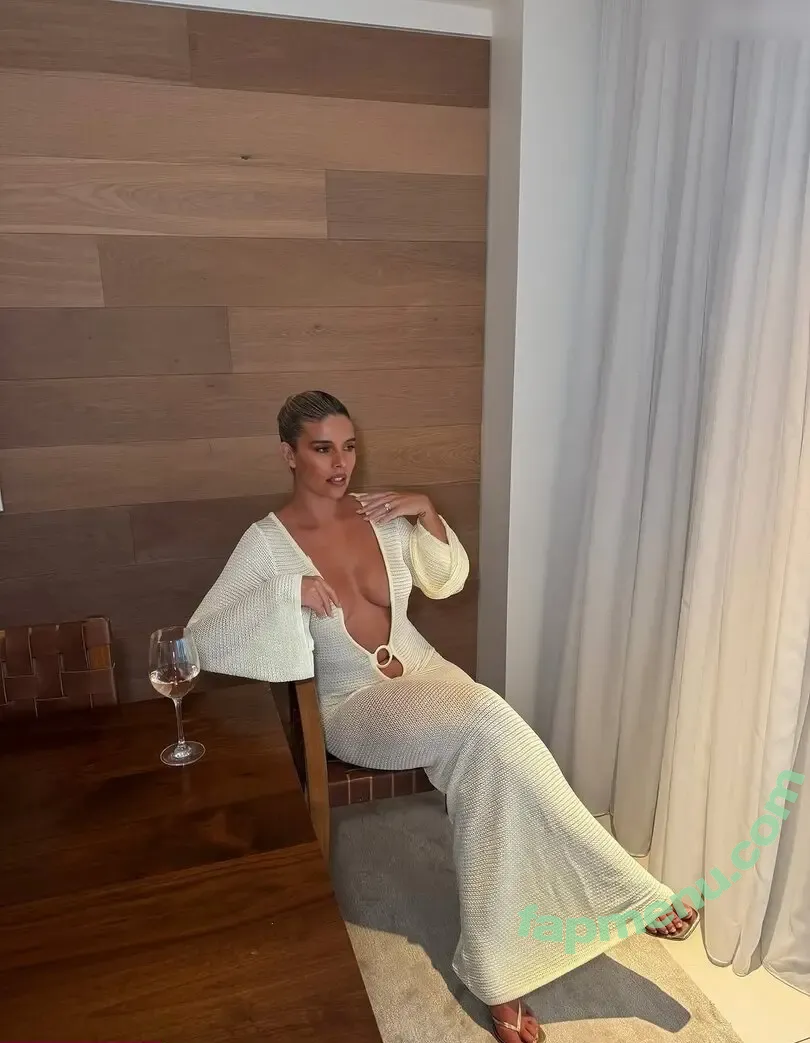 Natasha Oakley nude photo #0711 (tashoakley)