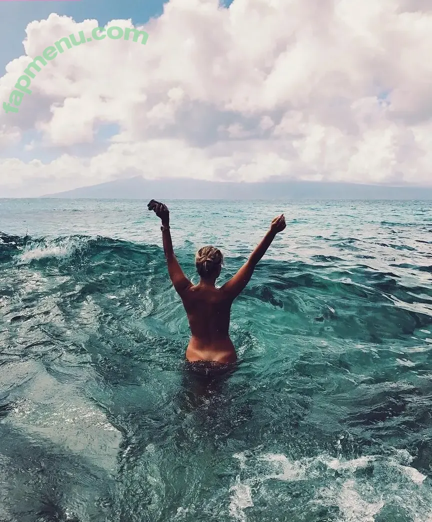 Natasha Oakley nude photo #0723 (tashoakley)