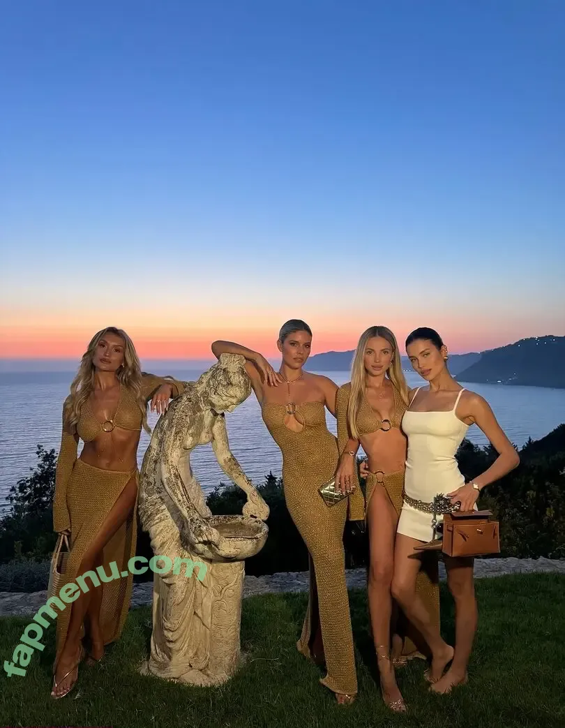 Natasha Oakley nude photo #0776 (tashoakley)