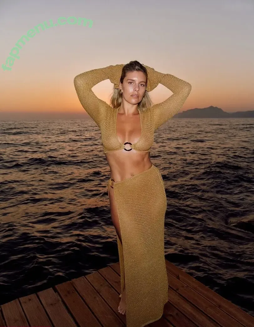 Natasha Oakley nude photo #0780 (tashoakley)