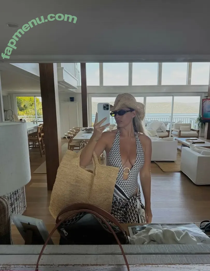 Natasha Oakley nude photo #0971 (tashoakley)