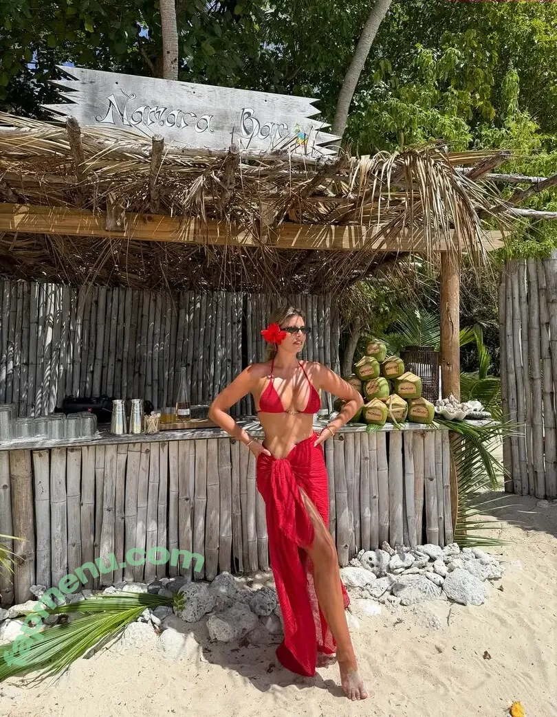 Natasha Oakley nude photo #0982 (tashoakley)