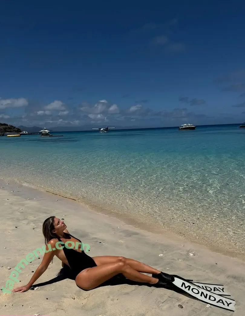 Natasha Oakley nude photo #0999 (tashoakley)