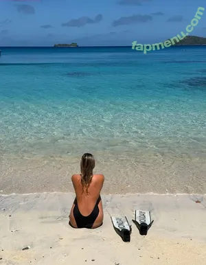 Natasha Oakley / tashoakley nude photo #1000