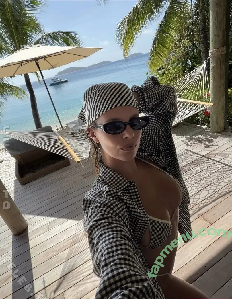 Natasha Oakley nude photo #1010 (NatashaOakleyFan / Tashoakley)