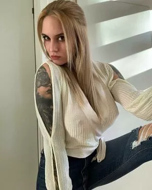 Natasha Thomsen / Natashakt7 / natasha_k_t nude photo #0104
