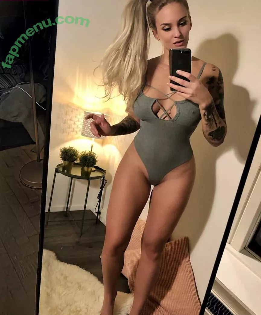 Natasha Thomsen nude photo #0027 (Natashakt7 / natasha_k_t)
