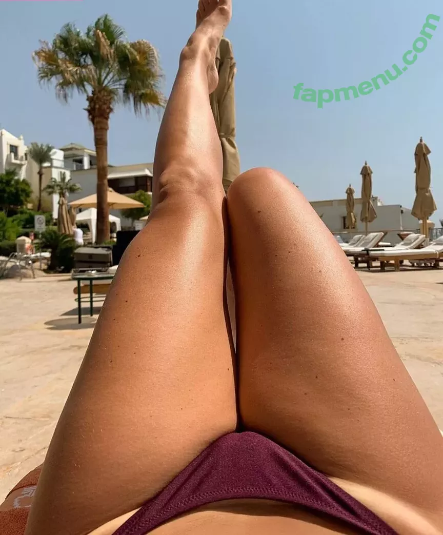 Natasha Thomsen nude photo #0100 (Natashakt7 / natasha_k_t)