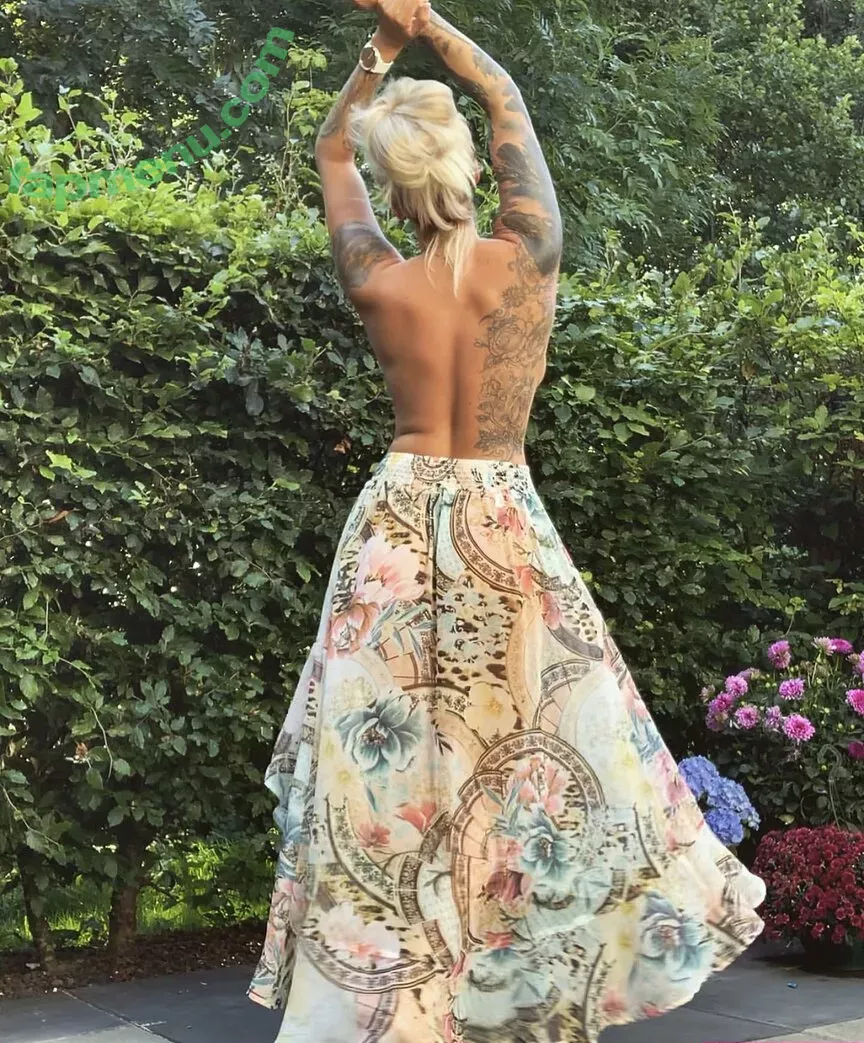 Natasha Thomsen nude photo #0143 (Natashakt7 / natasha_k_t)