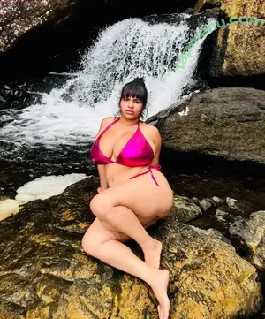 Natashamrtnz nude photo #0006