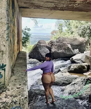 Natashamrtnz nude photo #0007