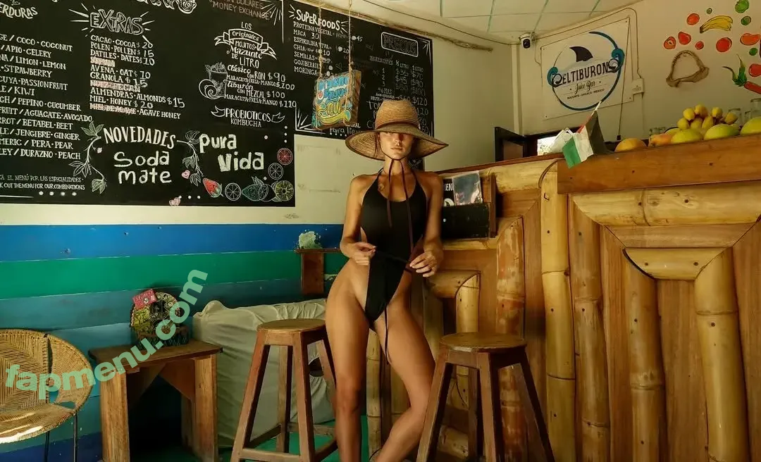 Nathalia Llinas nude photo #0035 (Zambrano / nathaliallinas)