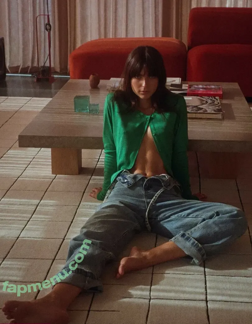 Nathalia Llinas nude photo #0036 (Zambrano / nathaliallinas)