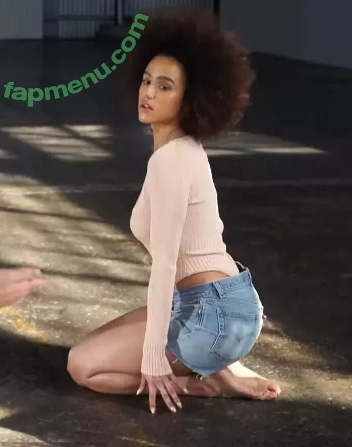 Nathalie Emmanuel nude photo #0008 (missnemmanuel / nathalieemmanuel)