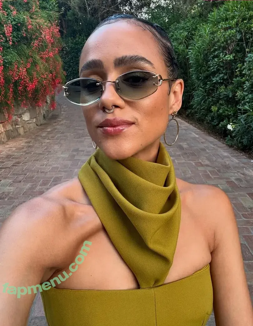 Nathalie Emmanuel nude photo #0720 (missnemmanuel / nathalieemmanuel)
