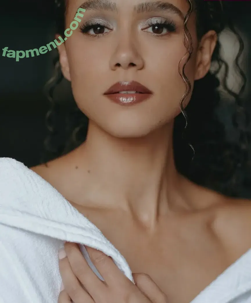 Nathalie Emmanuel nude photo #0743 (missnemmanuel / nathalieemmanuel)