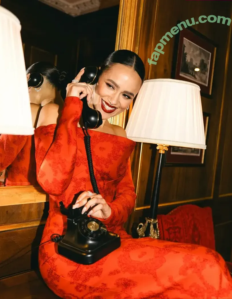 Nathalie Emmanuel nude photo #0837 (missnemmanuel / nathalieemmanuel)