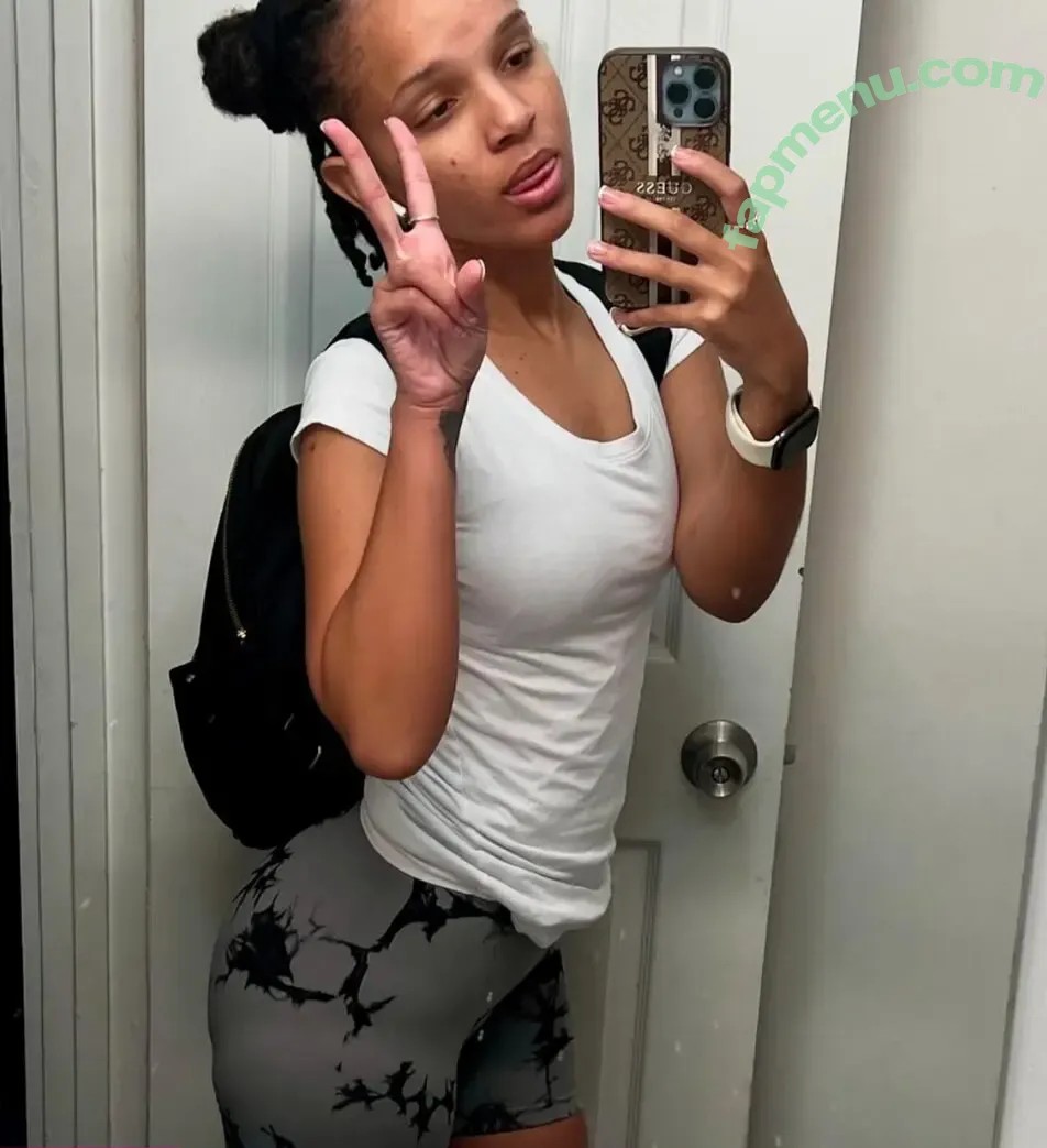Nathifarukiyaa nude photo #0004 (Nathifarukiyaa_)