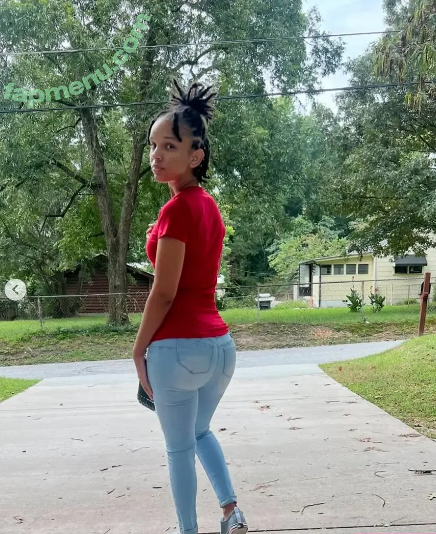 Nathifarukiyaa nude photo #0006 (Nathifarukiyaa_)