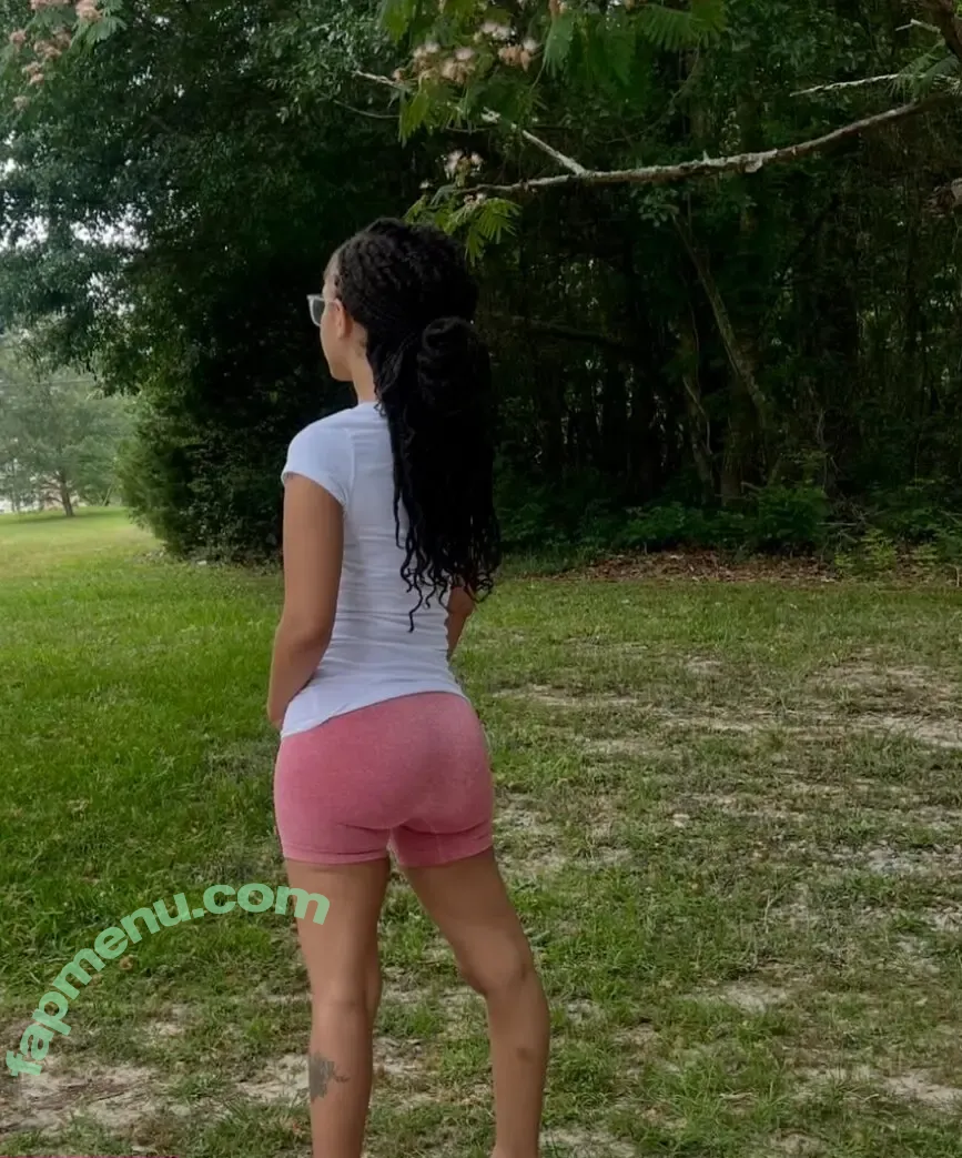 Nathifarukiyaa nude photo #0008 (Nathifarukiyaa_)