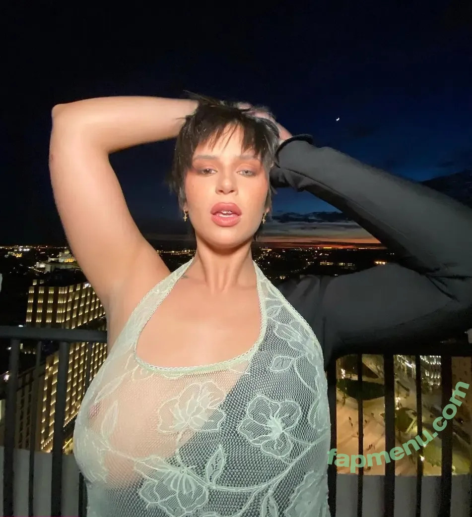 Nathy Peluso nude photo #0003 (NathyPeluso)