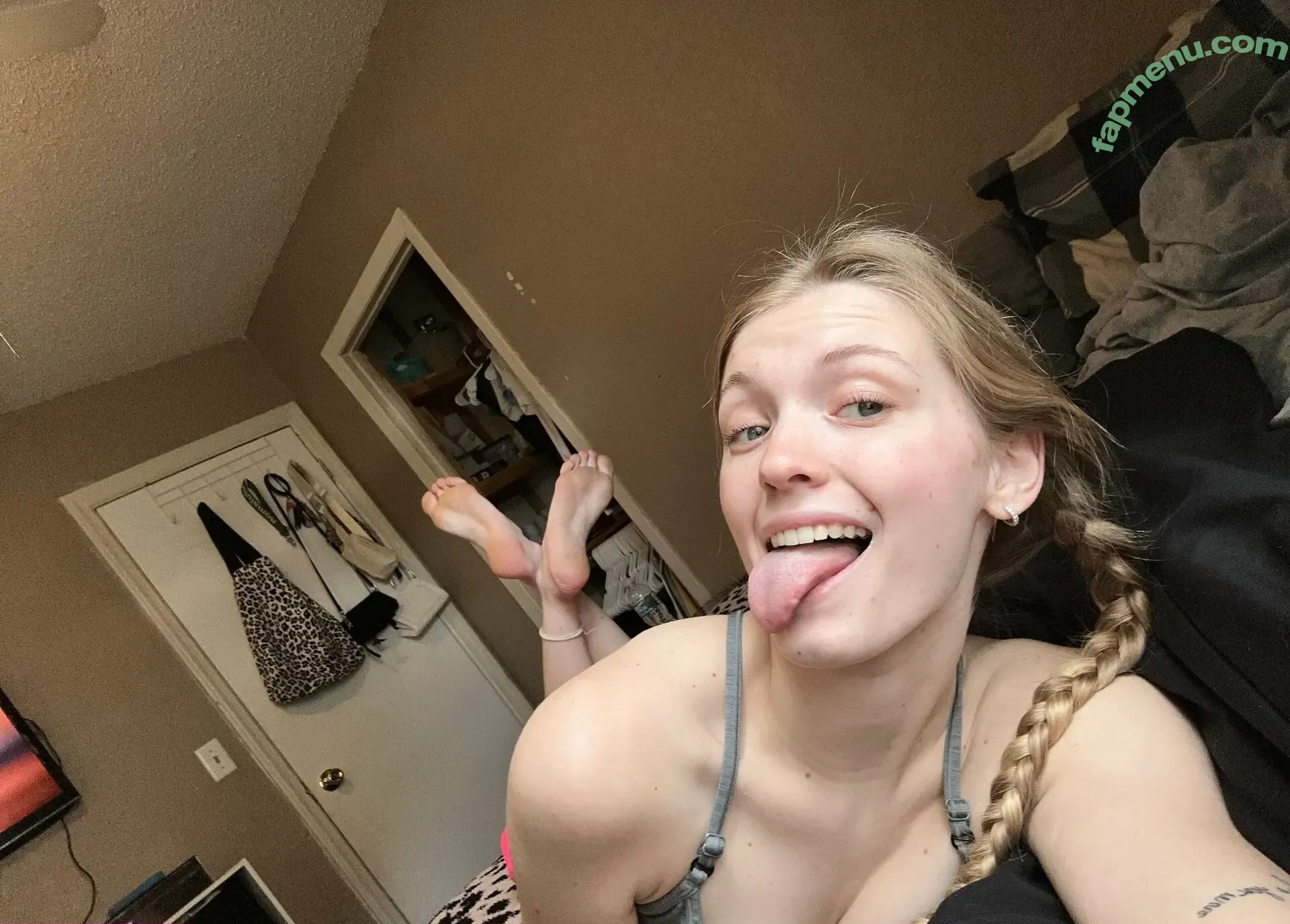 natilynscotttt nude photo #0014 (thenataliescott)