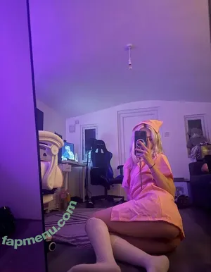  nude photo #0004