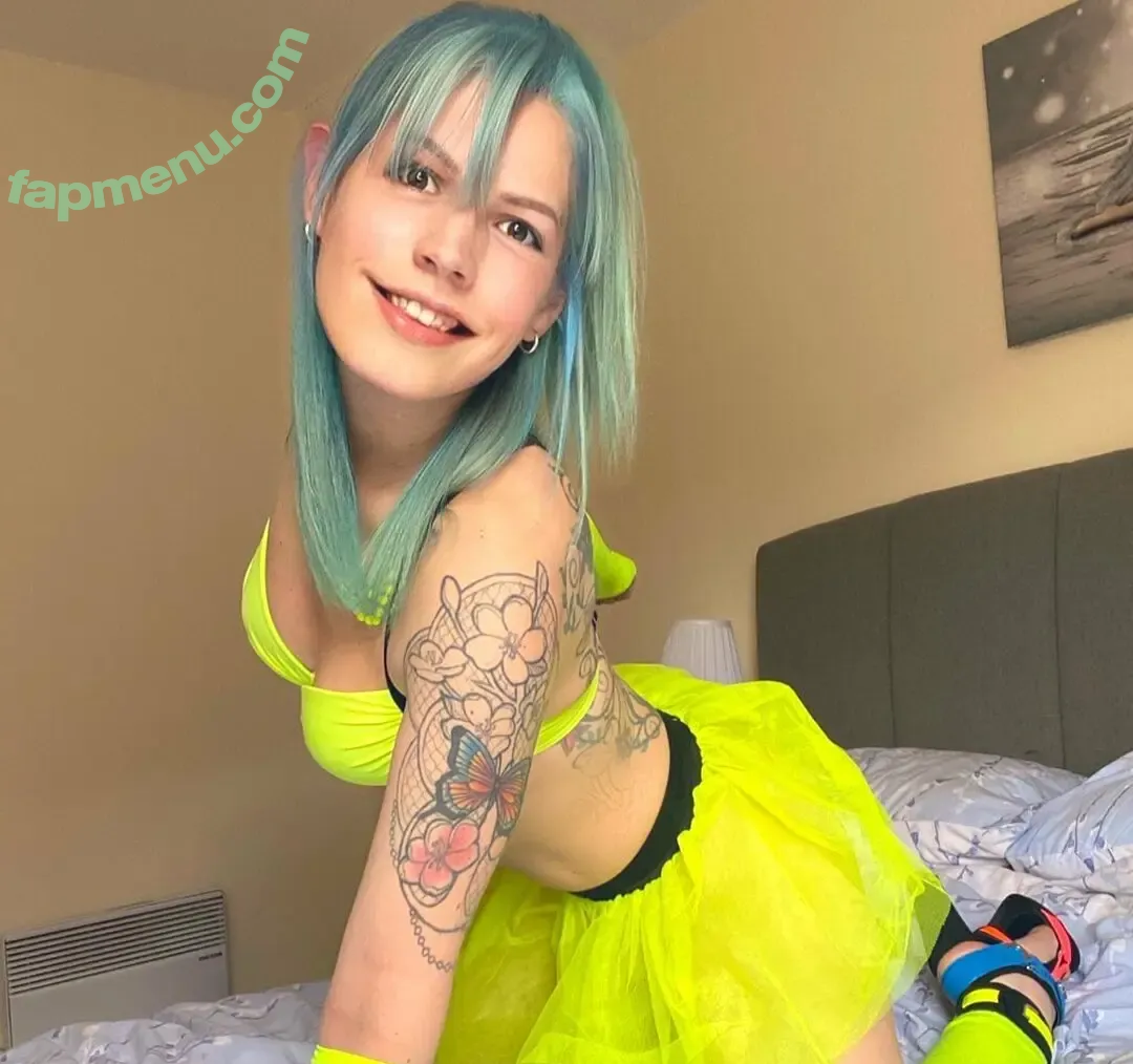 Natural Ginger nude photo #0020 (englishphoebex / englishphoebex1)