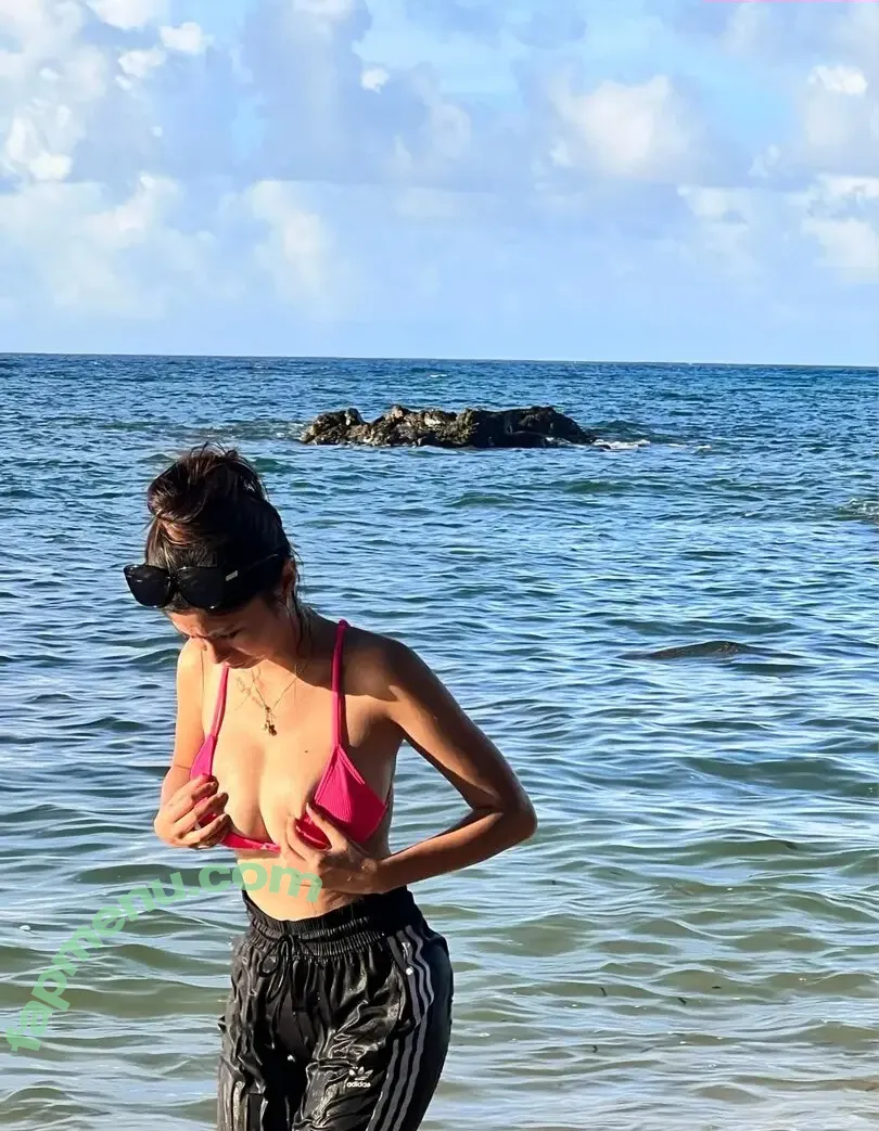 Natural Uniboobs nude photo #0072 (baesymmetrical)