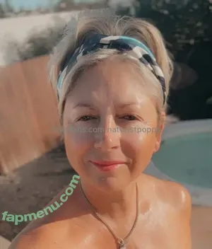 naturistpoppy / thelinenpoppy nude photo #0184