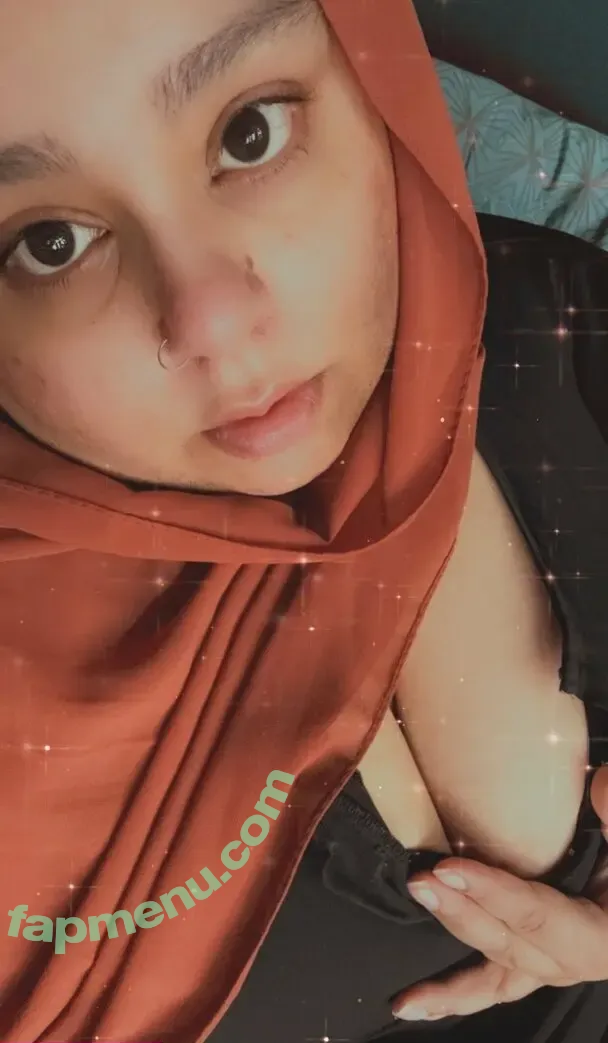 naughtylilhoneyhijabi nude photo #0002 (naughtylilhoneyhijabi)