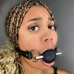 naughtymalia / naughty_mila nude photo #0021