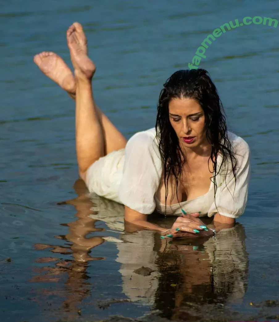 naughtyrebecca1 nude photo #0033 (ukcple)