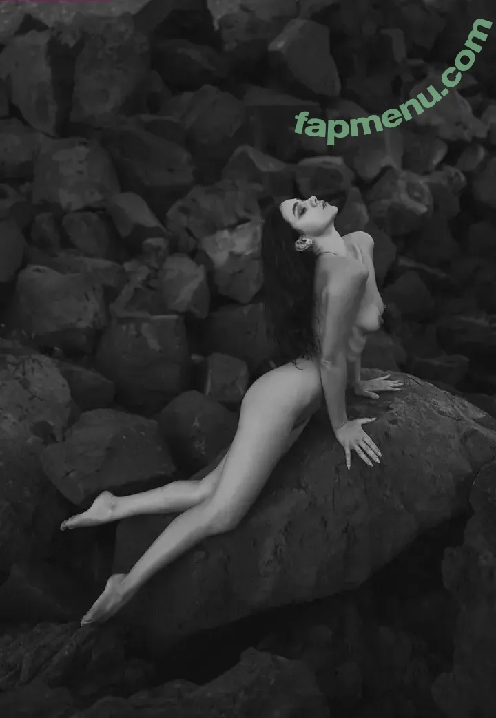 Nausicaa Yami nude photo #0644 (Elena Salvi / NausicaaYami / babel.ena / nausicaa_yami / nausicaa_yami_)