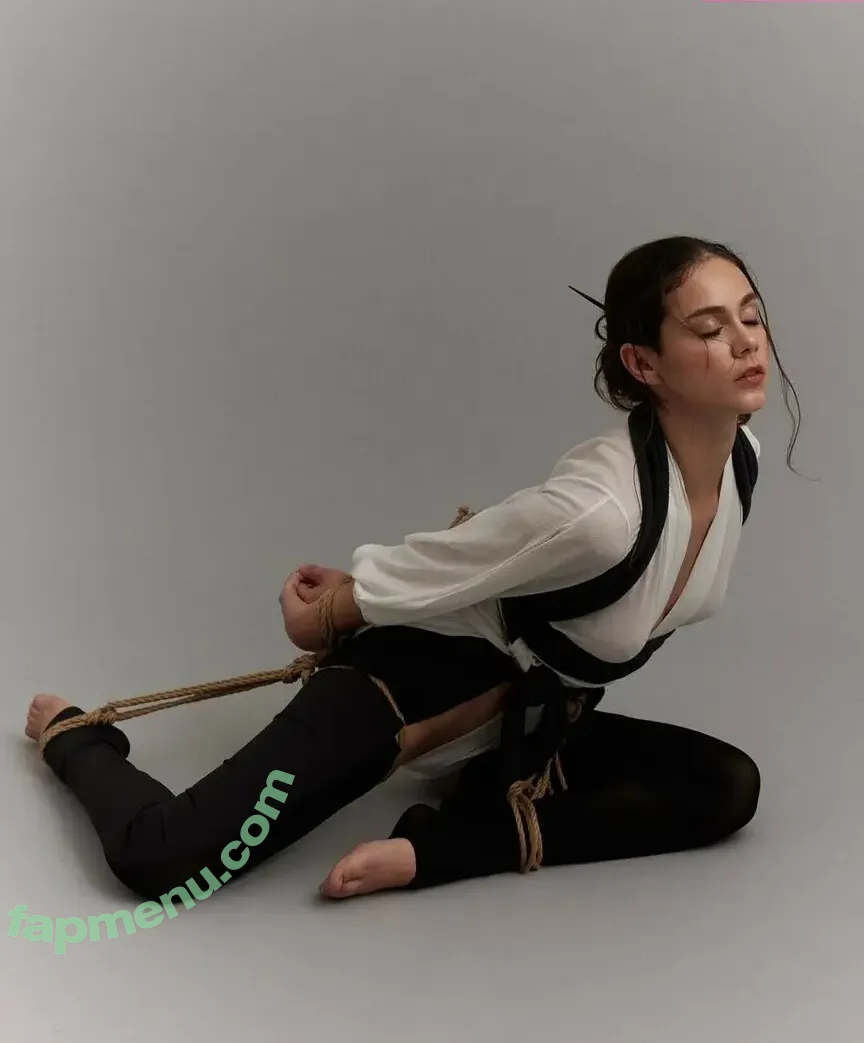 Nausicaa Yami nude photo #0658 (Elena Salvi / NausicaaYami / babel.ena / nausicaa_yami)