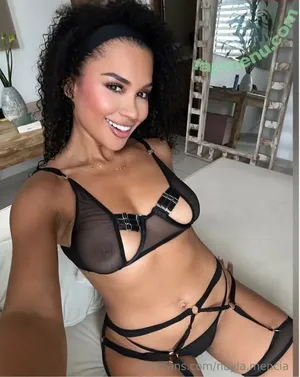 nayla.mencia / naylamencia.xo nude photo #0053