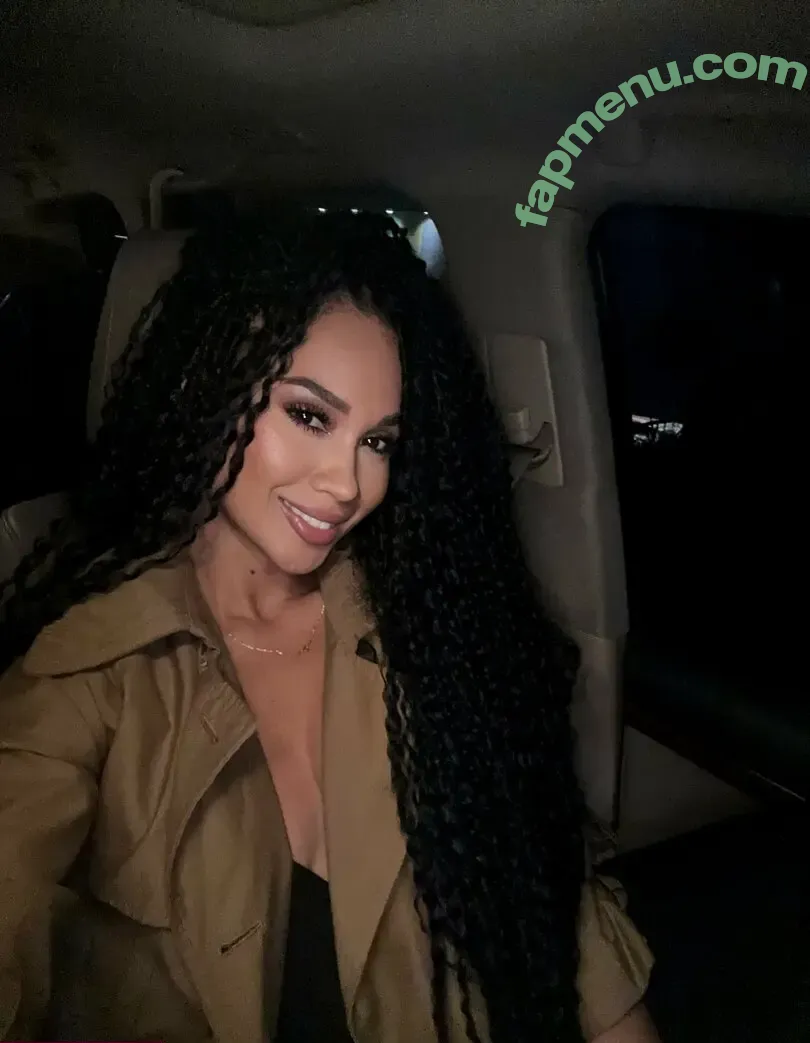 nayla.mencia nude photo #0027 (nayla.mencia)