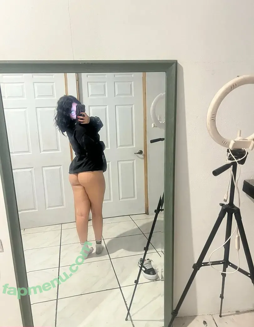 naynay.cr nude photo #0001 (naay.cr)